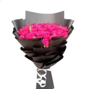 Elegant Fuchsia Rose Bouquet